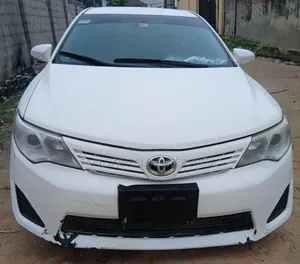 Toyota Camry LE 4dr Sedan (2.5L 4cyl 6A) 2013 White