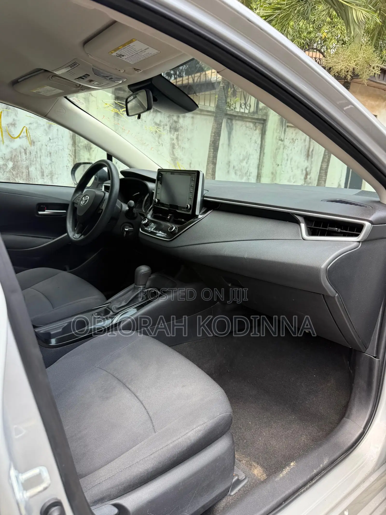 Toyota Corolla LE 2021 Silver