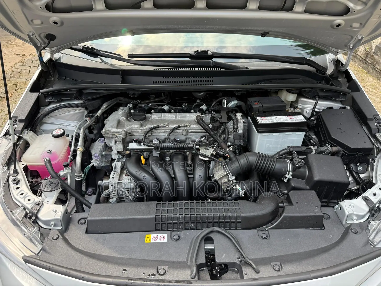 Toyota Corolla LE 2021 Silver