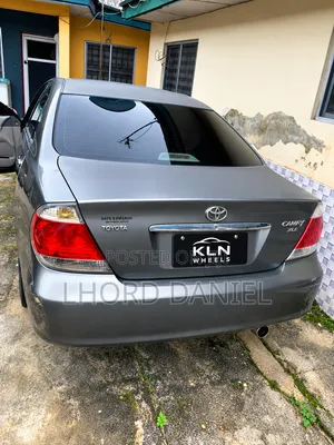 Toyota Camry 2005 Gray