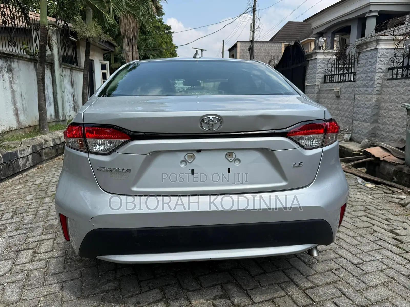 Toyota Corolla LE 2021 Silver