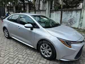 Toyota Corolla LE 2021 Silver