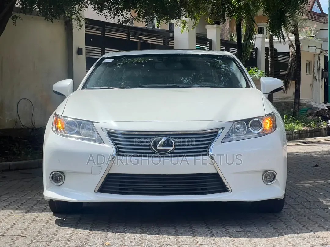 Lexus ES 2015 White