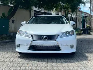 Lexus ES 2015 White