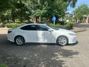 Lexus ES 2015 White