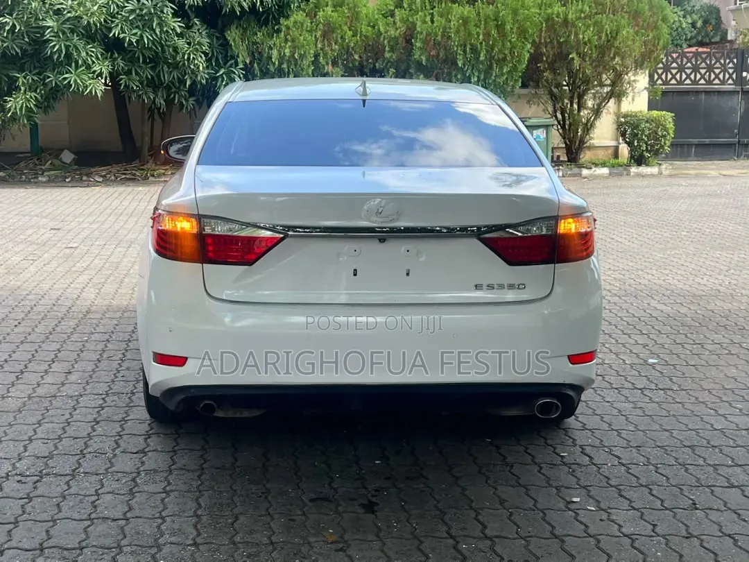 Lexus ES 2015 White