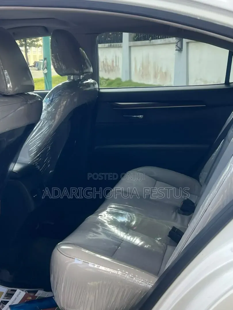Lexus ES 2015 White
