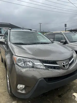 Toyota RAV4 XLE 4dr SUV (2.5L 4cyl 6A) 2015 Gray