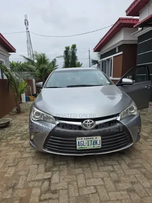 Toyota Camry 2016 Silver