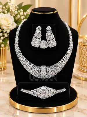 Real Jewelries and Costumers