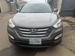 Hyundai Santa Fe Limited 4dr SUV AWD (3.3L 6cyl 6A) 2014 Gray
