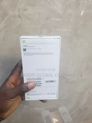 New Apple iPhone 16 256 GB Black