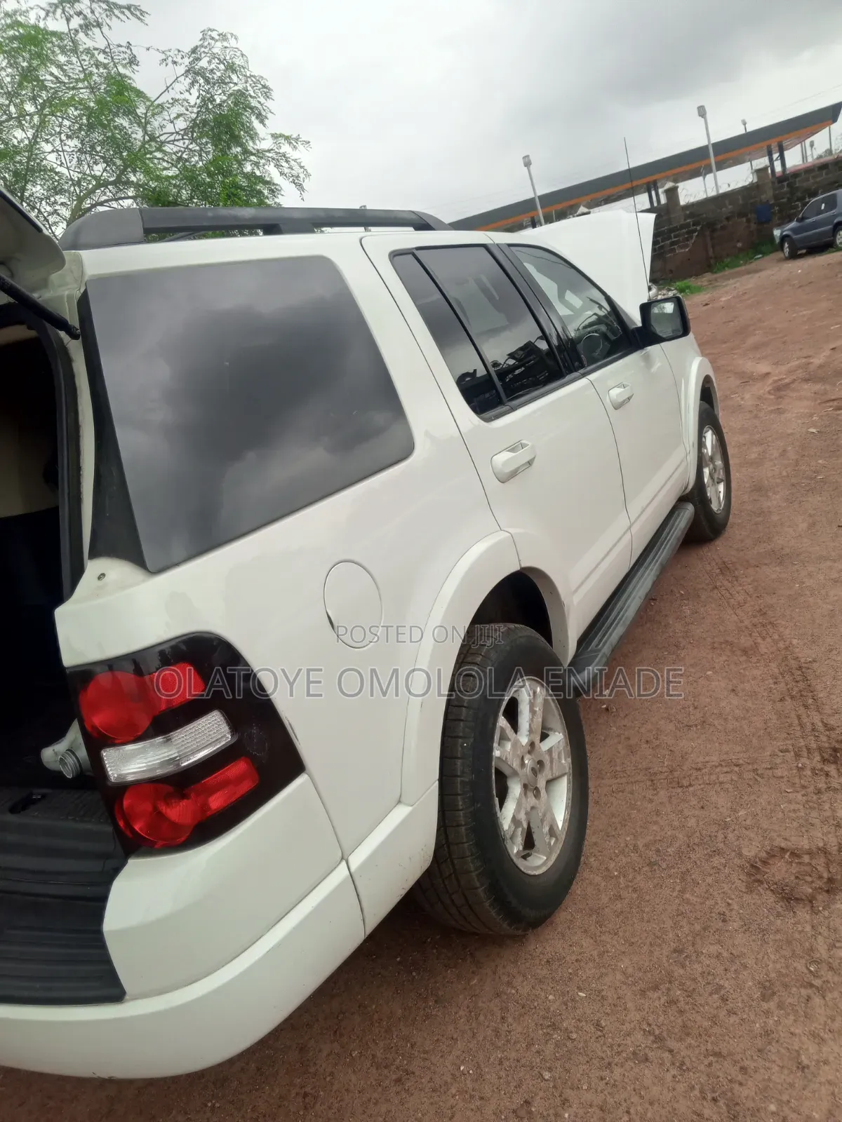 Ford Explorer 2010 White
