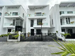 5bdrm Duplex in Chevron for rent