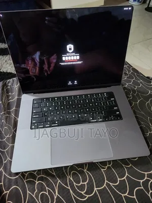 Laptop Apple MacBook Pro 2021 M1 16GB Intel Core i7 SSHD+SSD 512GB