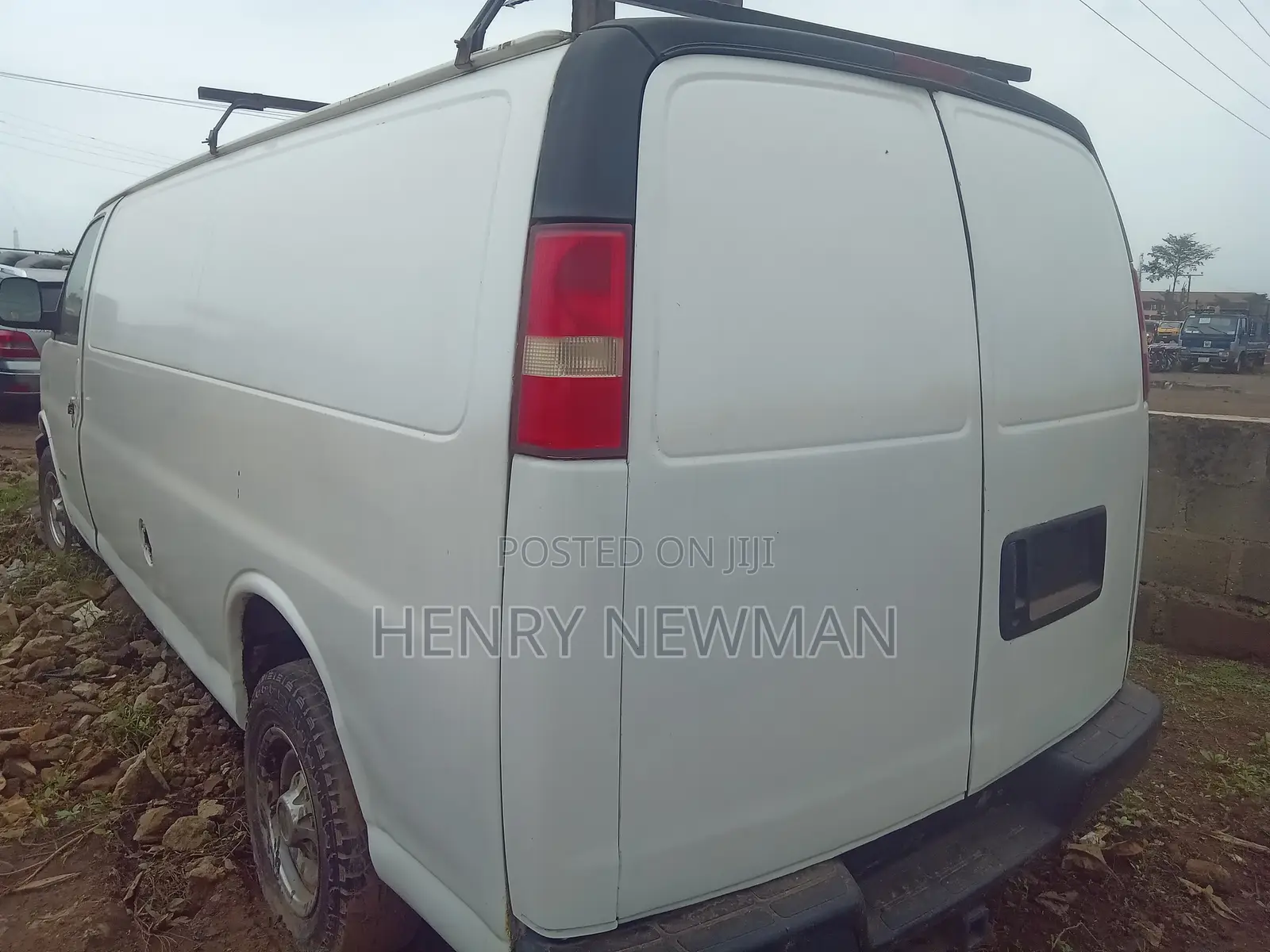 Chevrolet 3500 2007 White