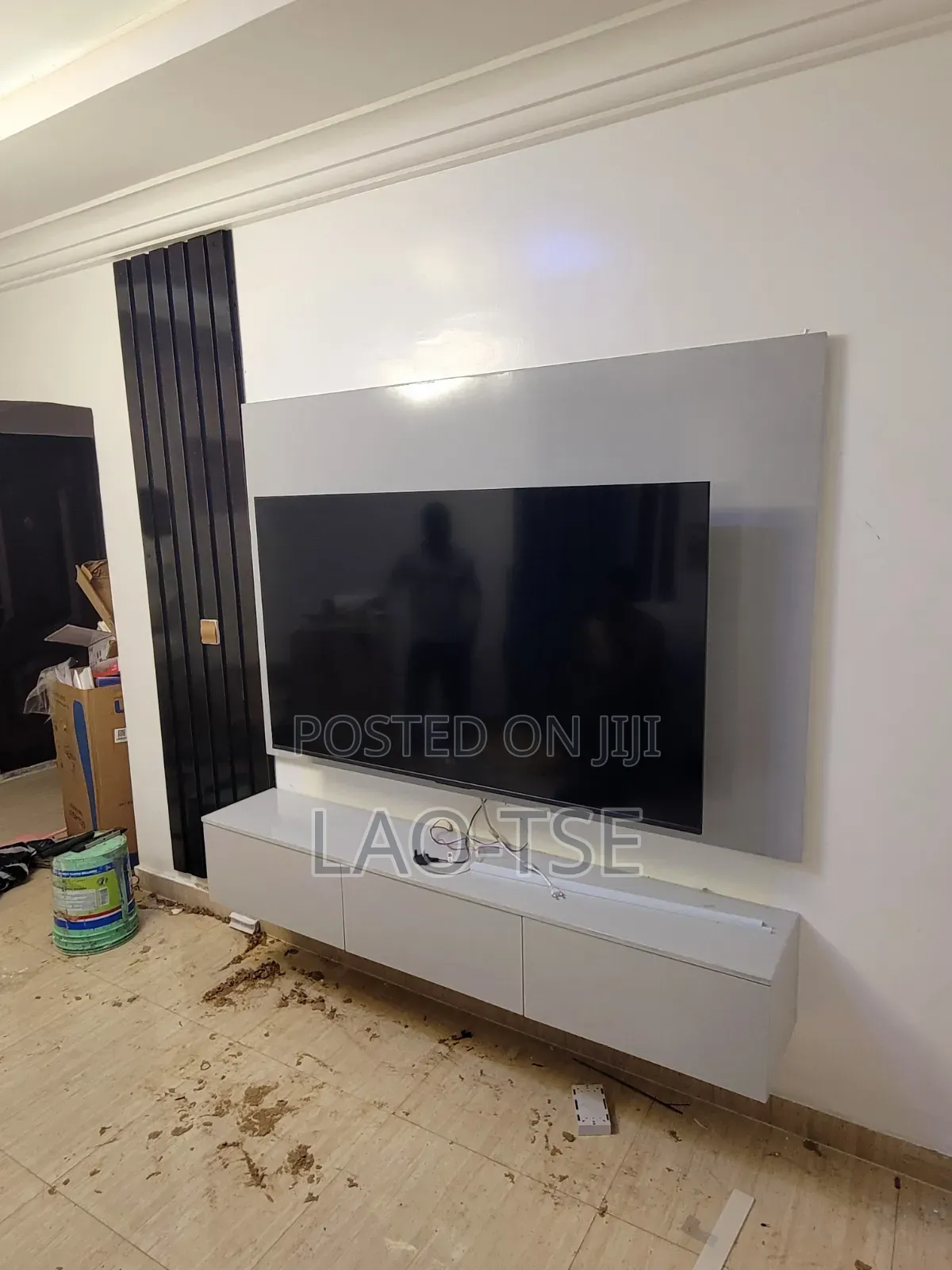 Minimalist Affordable HDF TV Console