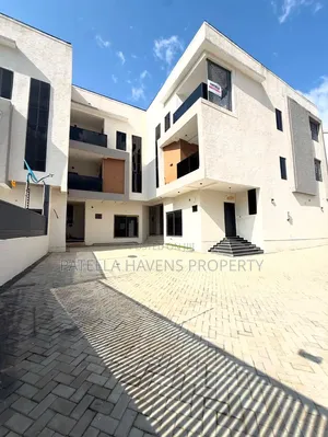 4bdrm Townhouse/Terrace in Guzape District for sale