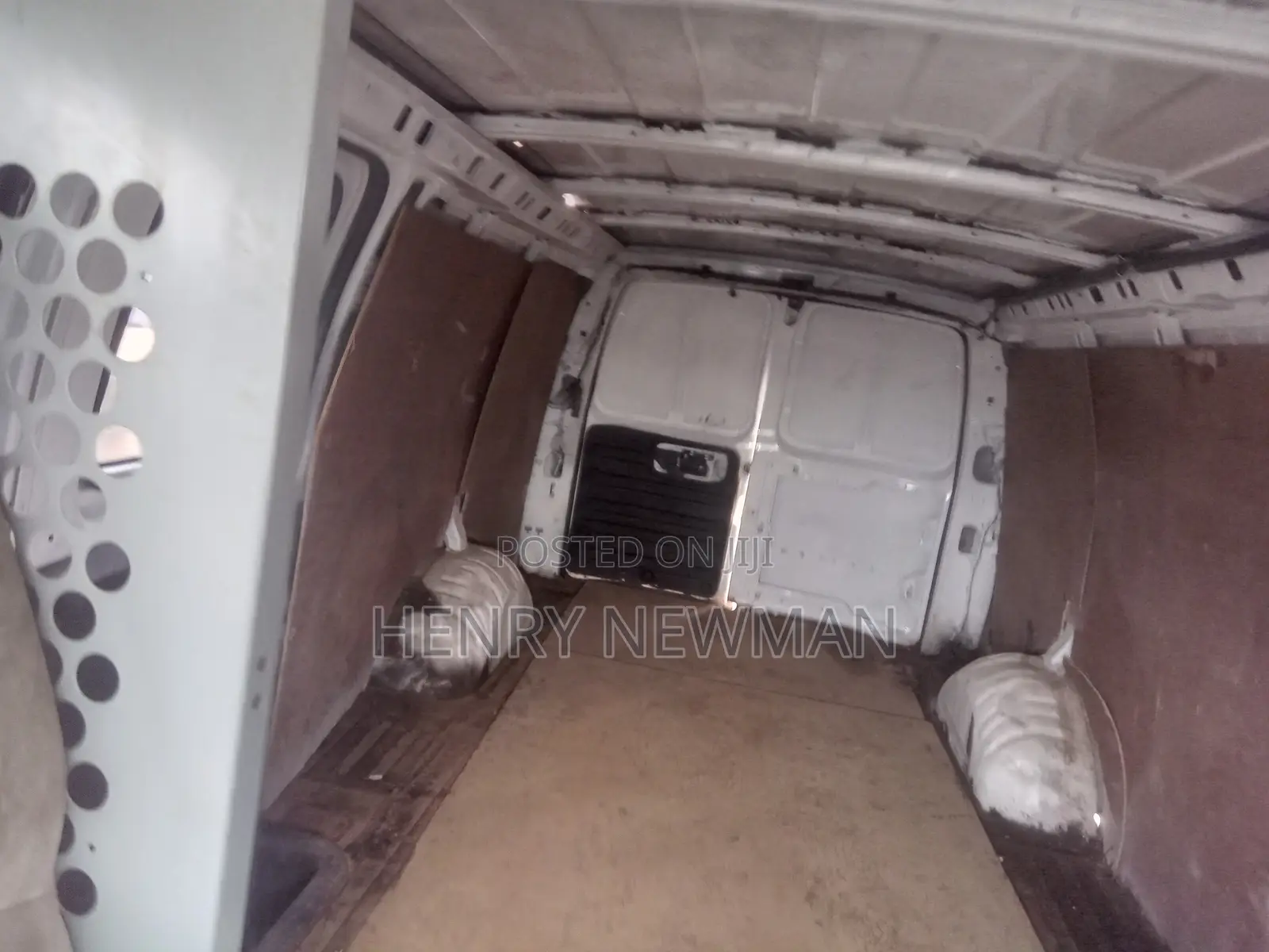 Chevrolet 3500 2007 White