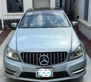 Mercedes-Benz C300 2013 Blue