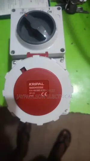 Industrial Switched Interlocked Socket