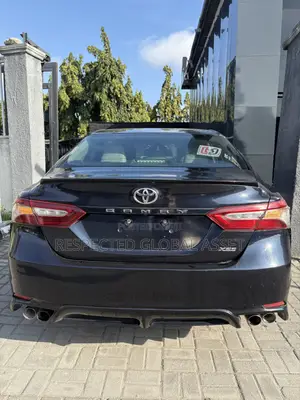 Toyota Camry 2018 Blue