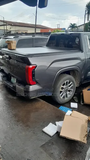 Fiber Folding Boot Cover for Toyota Tundra 2025