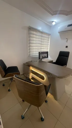 Executive Set of Chair and Tabel