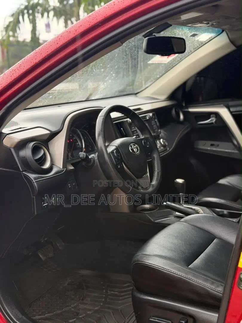 Toyota RAV4 2015 Red