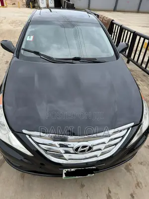 Hyundai Sonata Limited Sedan FWD (2.4L 4cyl 6A) 2011 Black