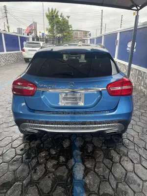 Mercedes-Benz GLA 250 2015 Blue