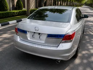 Honda Accord 2012 Silver