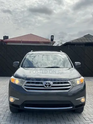 Toyota Highlander 3.5L 4WD 2013 Gray