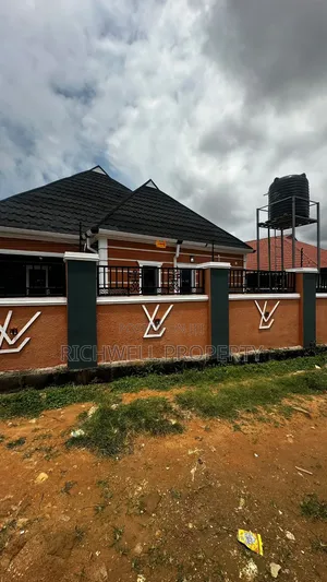 3bdrm Bungalow in Ifesowapo Street, for sale