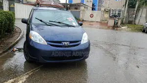 Toyota Sienna 2006 Blue