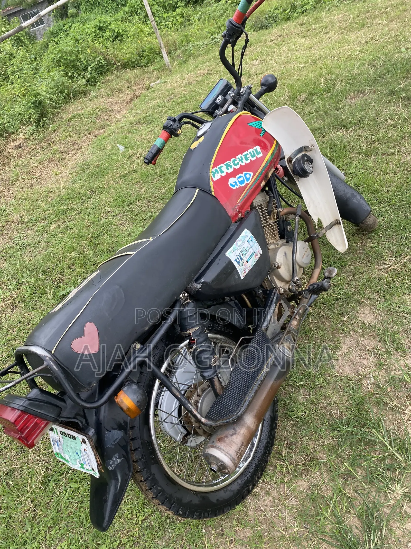 Honda CB 2023 Red
