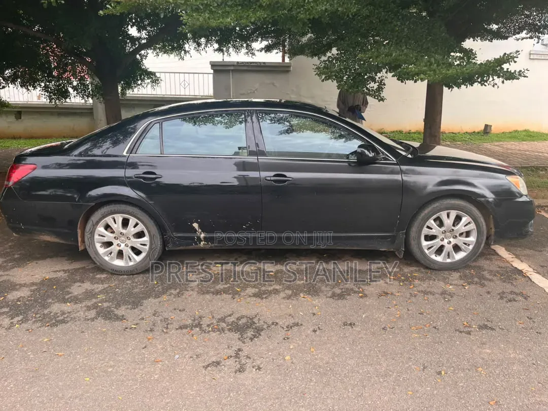 Toyota Avalon Limited 2010 Blue