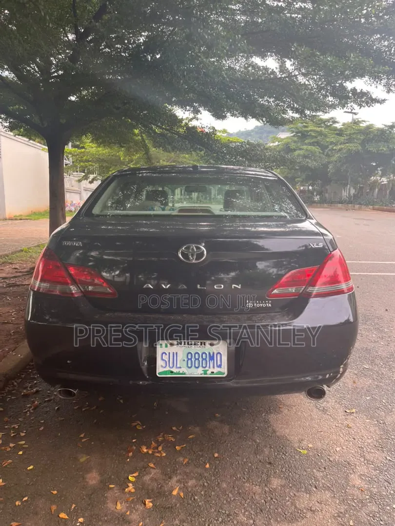 Toyota Avalon Limited 2010 Blue