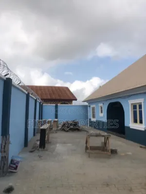 Furnished 6bdrm Block of Flats in Kuola, Oluyole Estate for sale