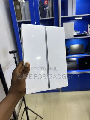 New Apple iPad 9.7 64 GB Silver