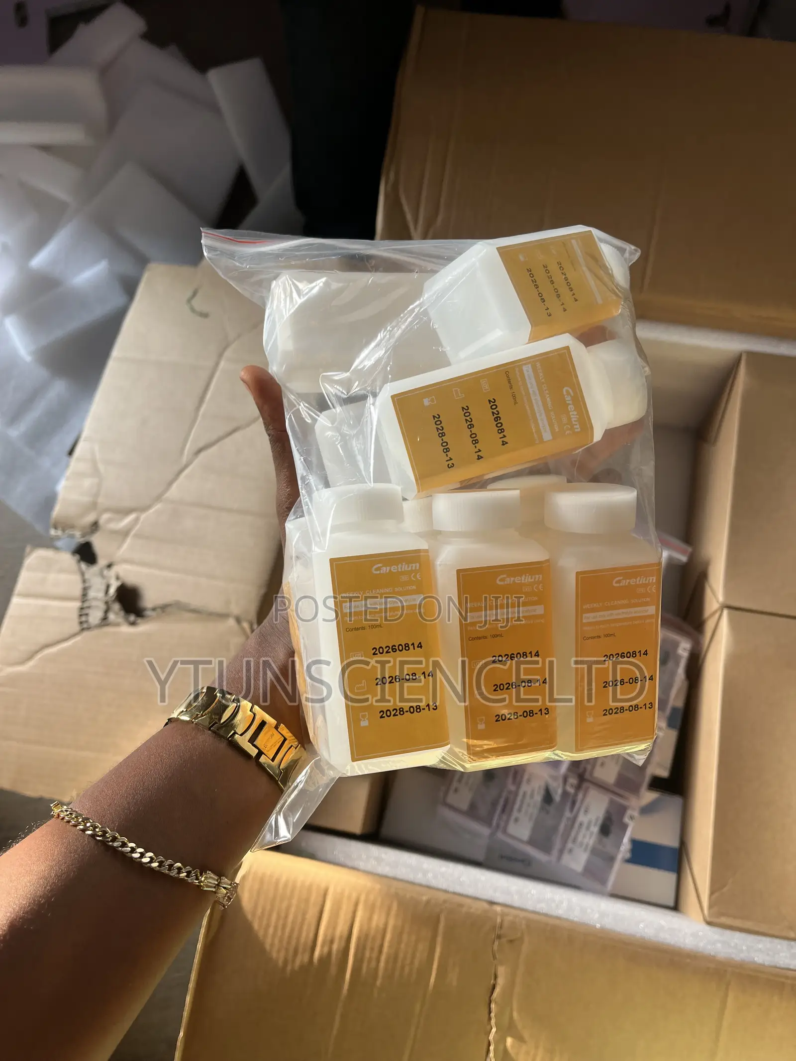 Caretium Cleaning Solution