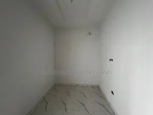 4bdrm Duplex in Thomas Estate for rent
