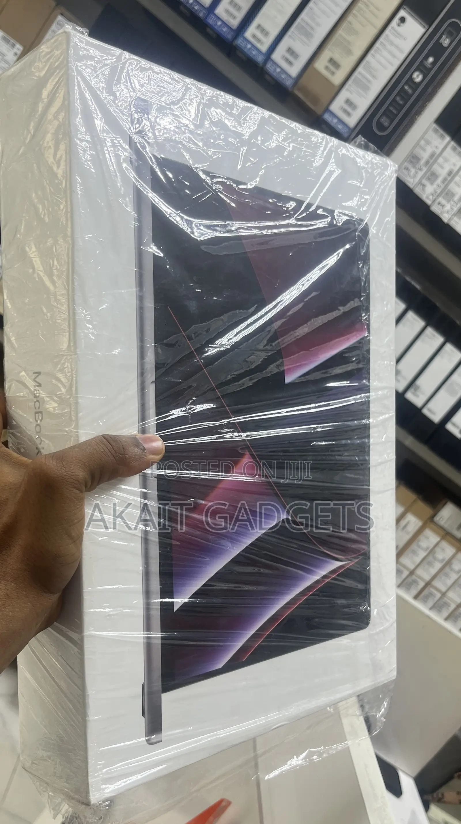 New Laptop Apple MacBook Pro 2022 M2 16GB Apple M2 SSD 1T