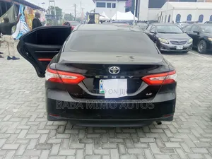 Toyota Camry LE FWD (2.5L 4cyl 8AM) 2018 Black
