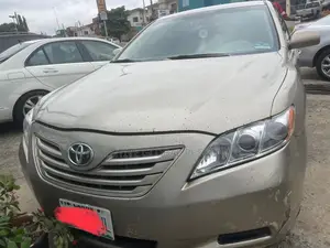 Toyota Camry LE 4dr Sedan (2.4L 4cyl 5A) 2009 Gold