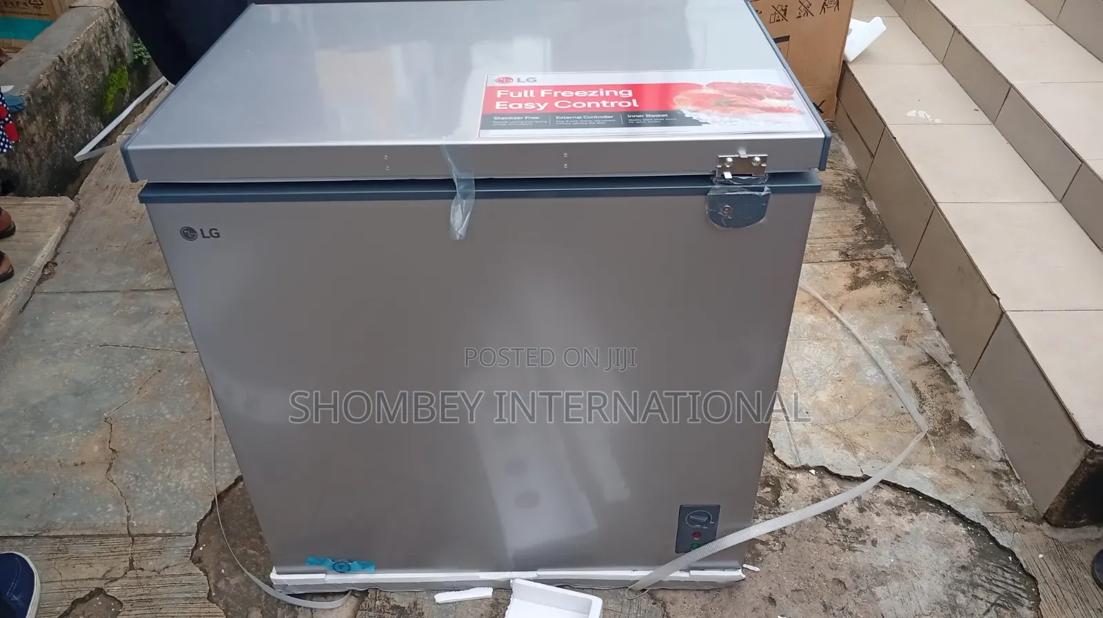 LG Chest Freezer 194L (GCFB255BQCF )