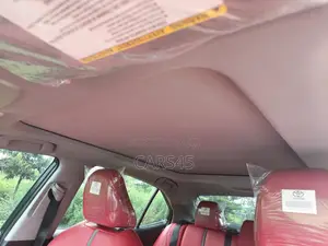Toyota Camry 2018 Silver
