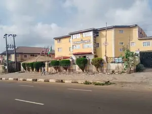43 Room Functioning Hotel in Alakia