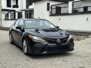 Toyota Camry XLE FWD (2.5L 4cyl 8AM) 2018 Black