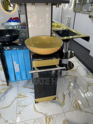 High Quality Glass Wash Hand Basin With Complete Mirror